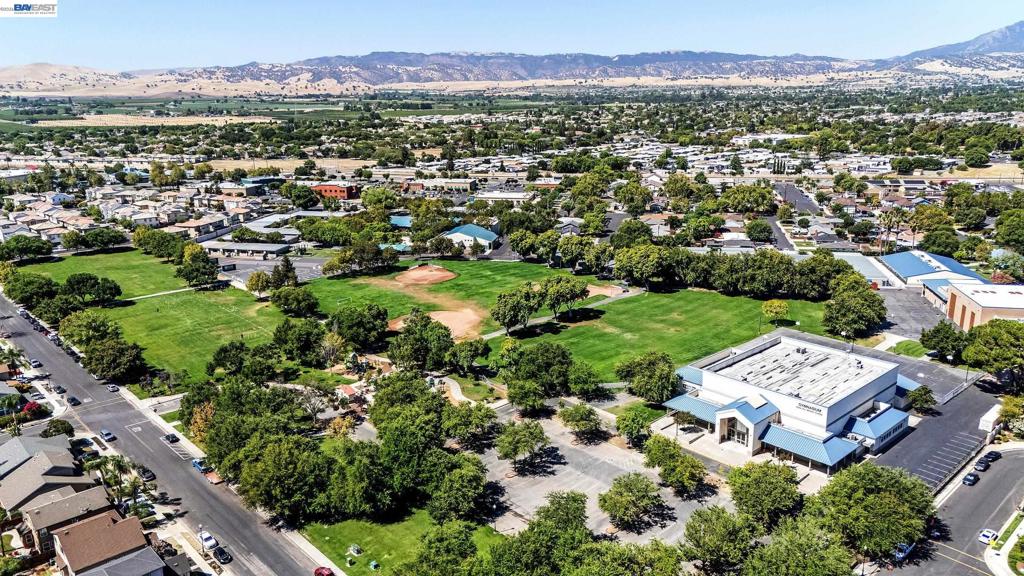 52 Redberry Loop, Brentwood (CC), CA 94513-1681