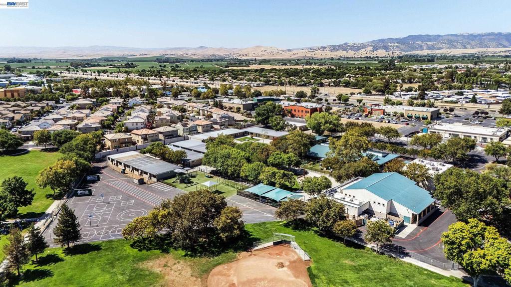 52 Redberry Loop, Brentwood (CC), CA 94513-1681