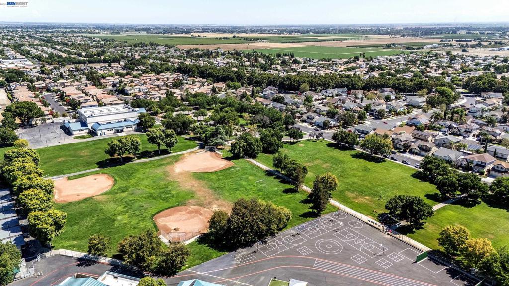 52 Redberry Loop, Brentwood (CC), CA 94513-1681
