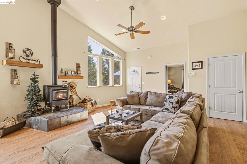 29392 Alpine Dr, Cold Springs, CA 95335