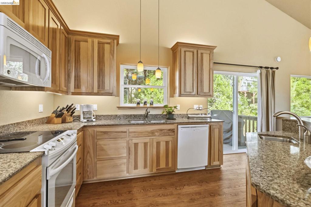 29392 Alpine Dr, Cold Springs, CA 95335