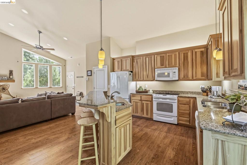 29392 Alpine Dr, Cold Springs, CA 95335