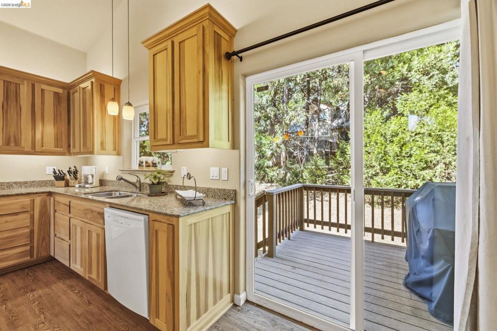 29392 Alpine Dr, Cold Springs, CA 95335