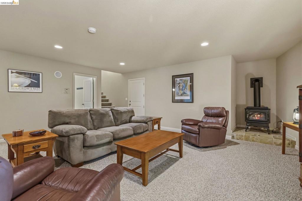 29392 Alpine Dr, Cold Springs, CA 95335