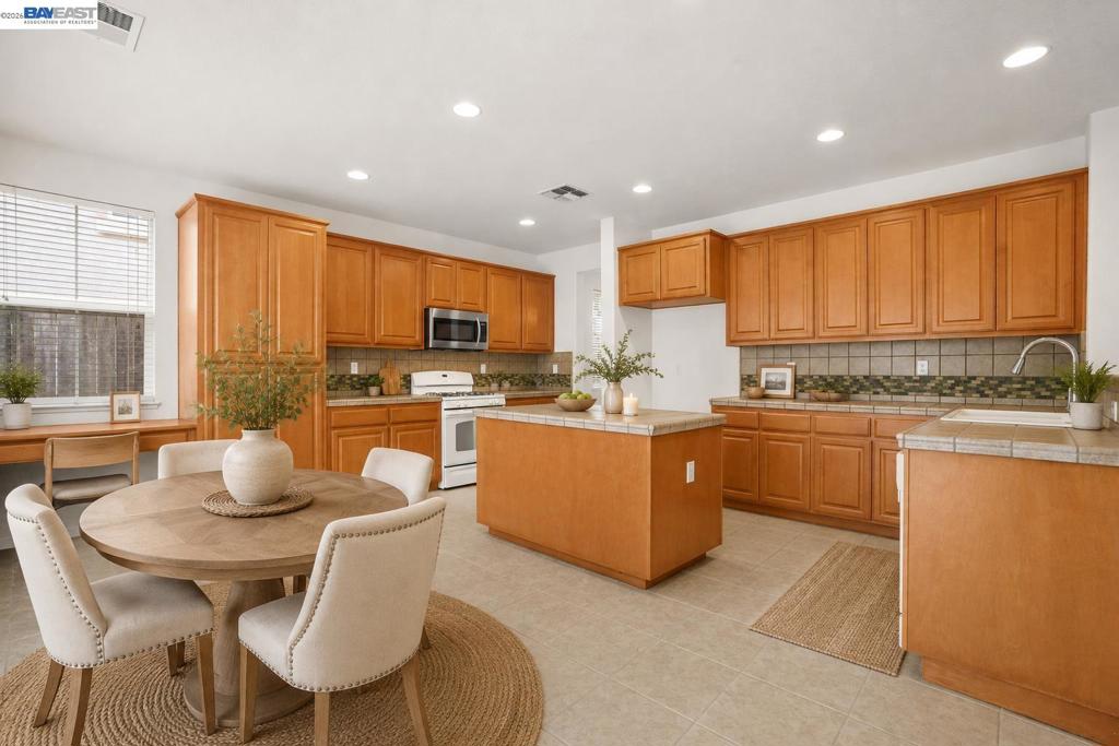 9100 Golf Canyon Dr, Patterson, CA 95363