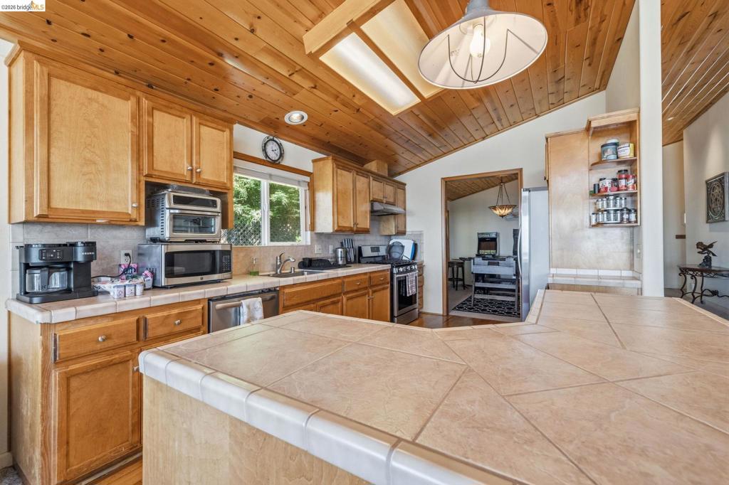 19922 Middle Camp Sugarpine RD, Twain Harte, CA 95383