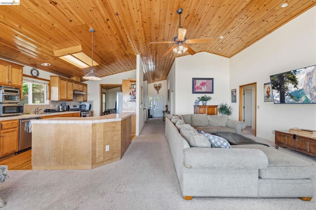 19922 Middle Camp Sugarpine RD, Twain Harte, CA 95383