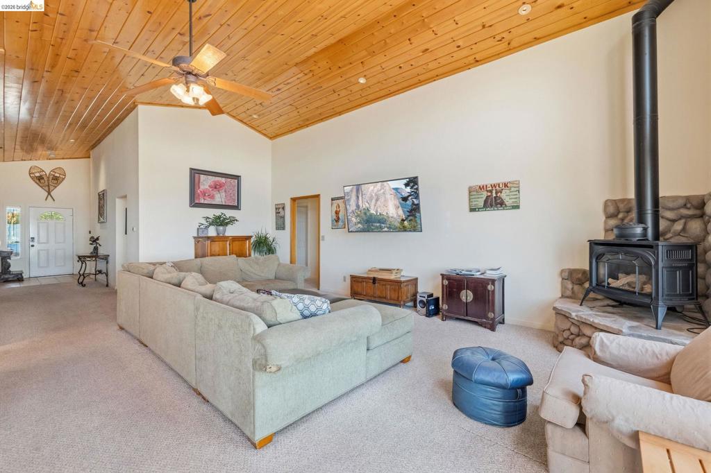 19922 Middle Camp Sugarpine RD, Twain Harte, CA 95383