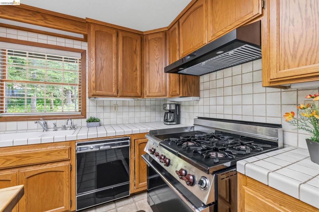 31470 Old Strawberry Rd, Strawberry, CA 95364