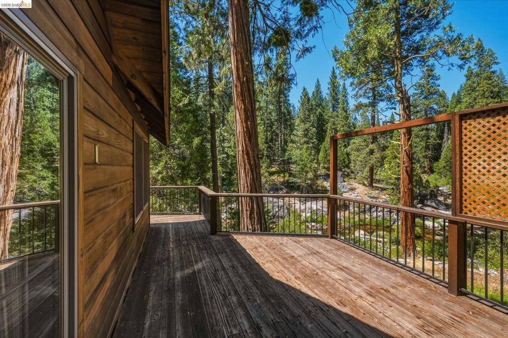 31470 Old Strawberry Rd, Strawberry, CA 95364