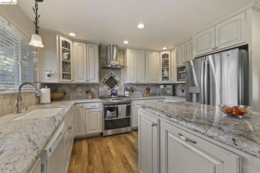 14201 Hillview Ct, Sonora, CA 95370