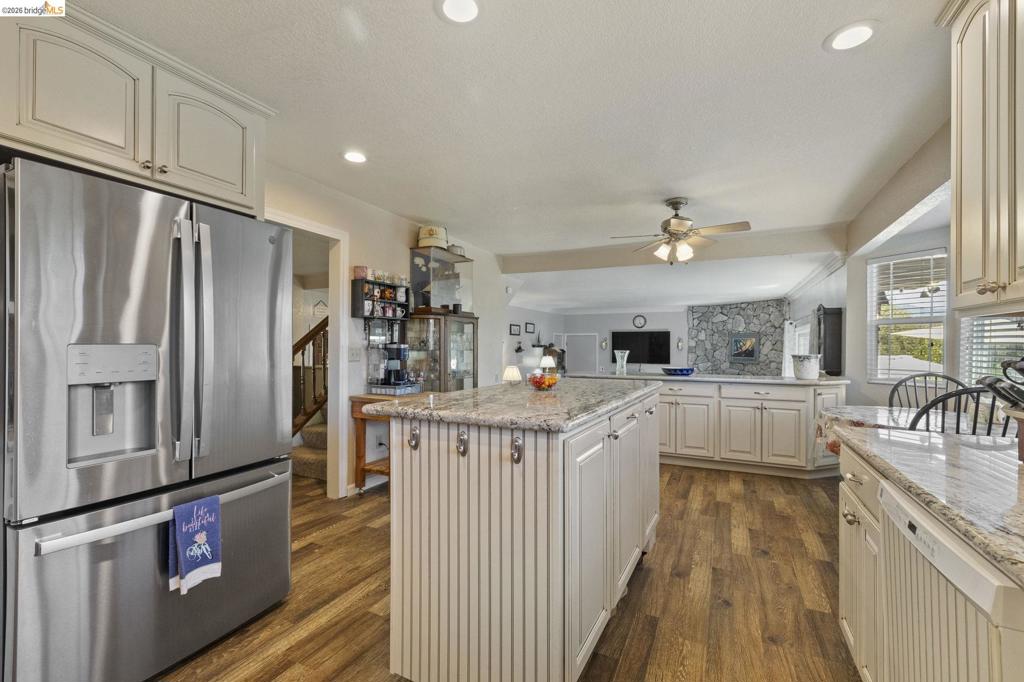 14201 Hillview Ct, Sonora, CA 95370