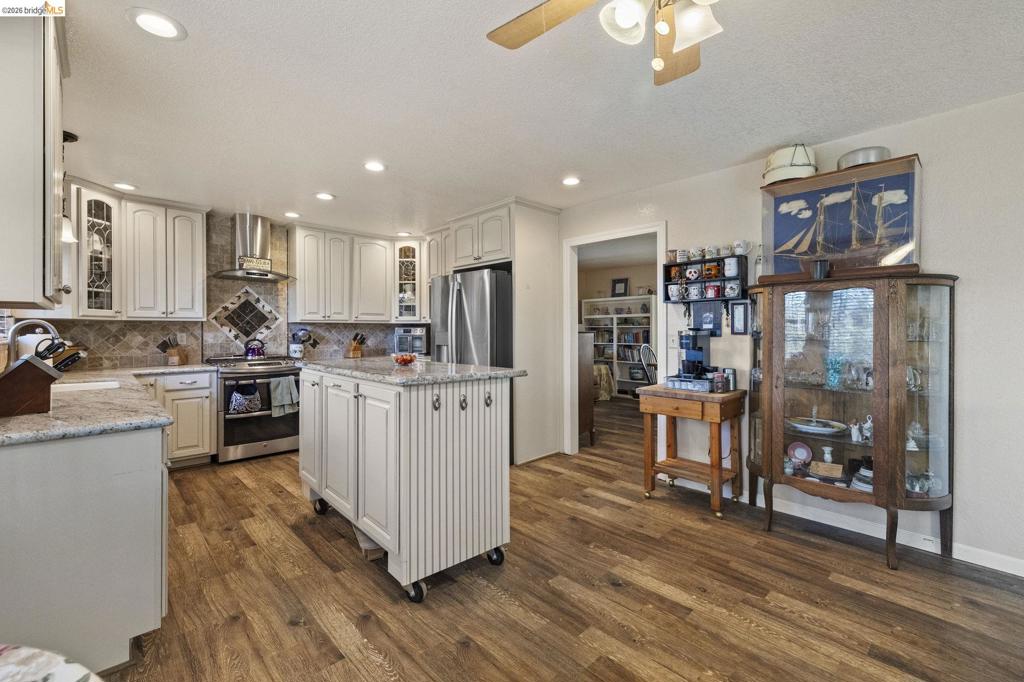 14201 Hillview Ct, Sonora, CA 95370