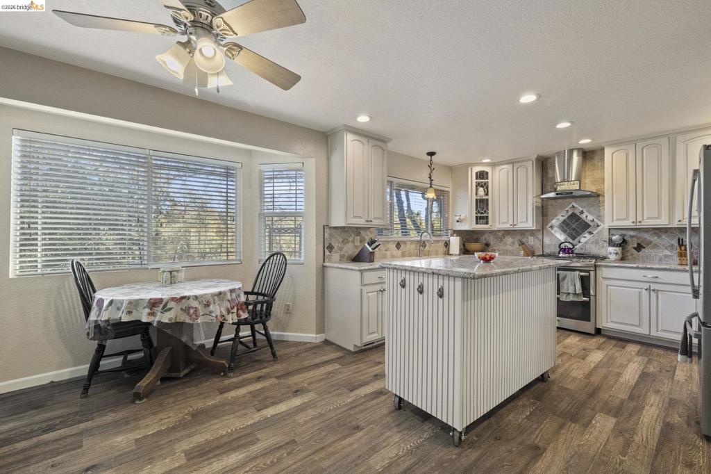 14201 Hillview Ct, Sonora, CA 95370