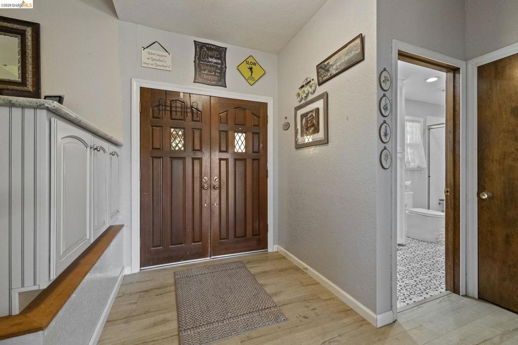 14201 Hillview Ct, Sonora, CA 95370