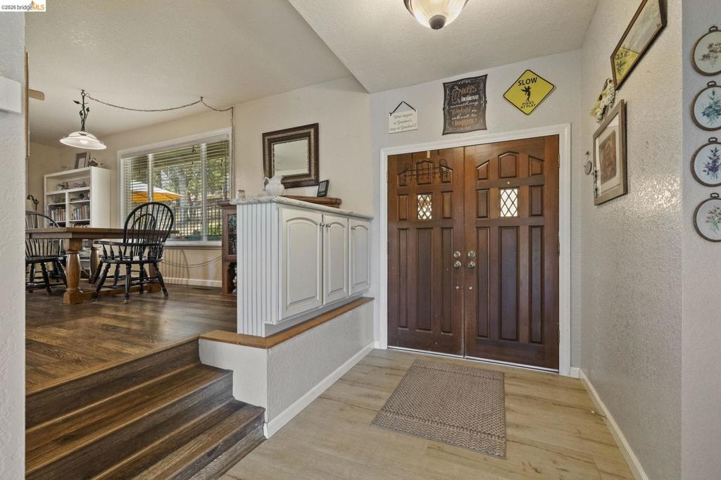 14201 Hillview Ct, Sonora, CA 95370