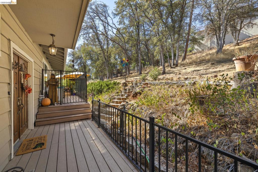 14201 Hillview Ct, Sonora, CA 95370