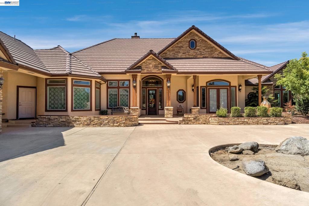 34310 Barn Owl Rd, Raymond, CA 93653