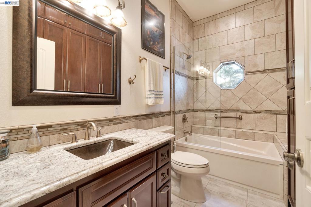34310 Barn Owl Rd, Raymond, CA 93653