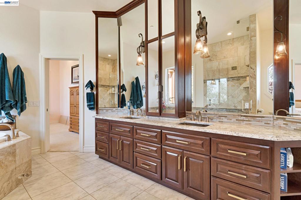 34310 Barn Owl Rd, Raymond, CA 93653