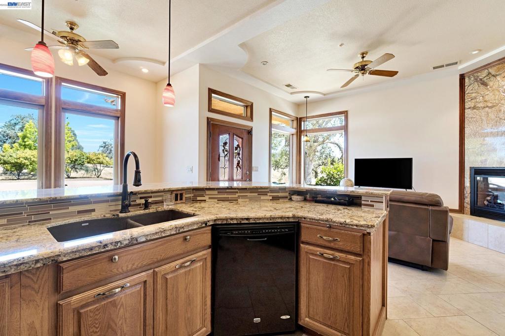 34310 Barn Owl Rd, Raymond, CA 93653