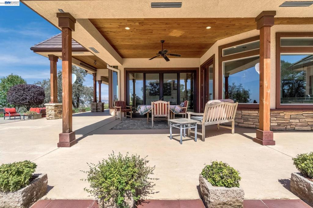 34310 Barn Owl Rd, Raymond, CA 93653