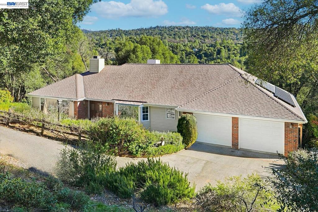 39309 Forest Park Ln, Oakhurst, CA 93644