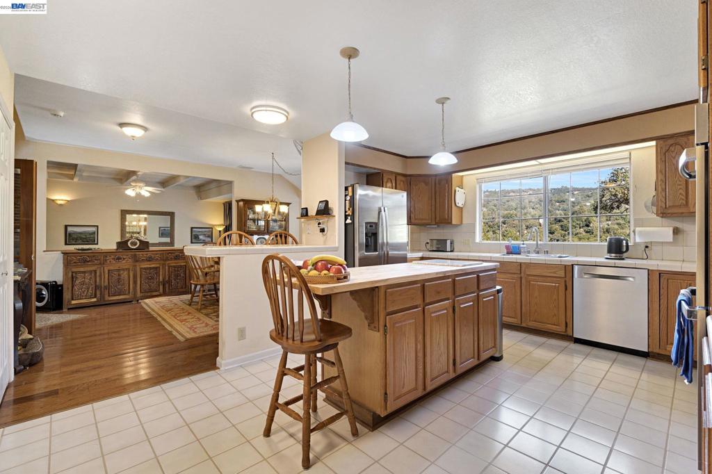 39309 Forest Park Ln, Oakhurst, CA 93644