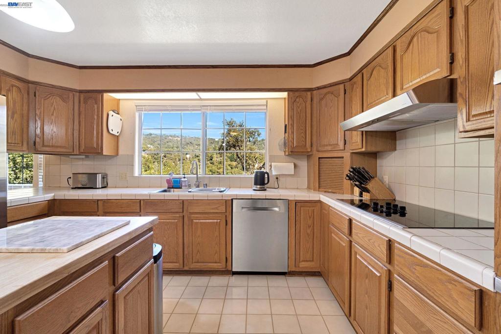 39309 Forest Park Ln, Oakhurst, CA 93644