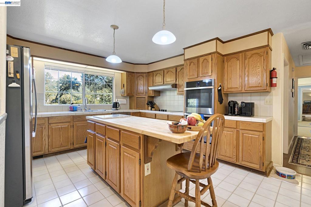 39309 Forest Park Ln, Oakhurst, CA 93644