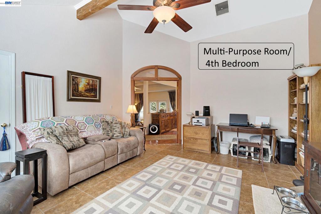 39309 Forest Park Ln, Oakhurst, CA 93644