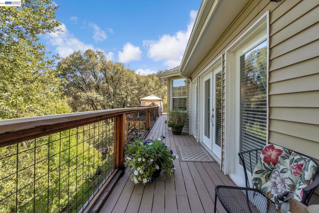 39309 Forest Park Ln, Oakhurst, CA 93644