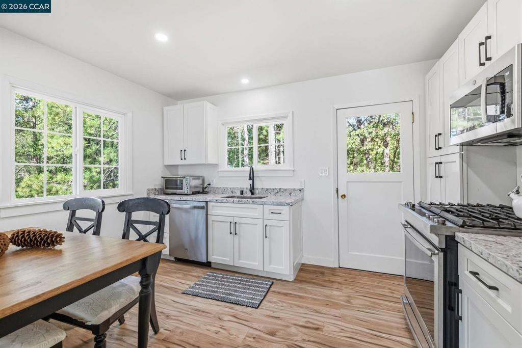 16764 Estralita Dr, Sonora, CA 95370