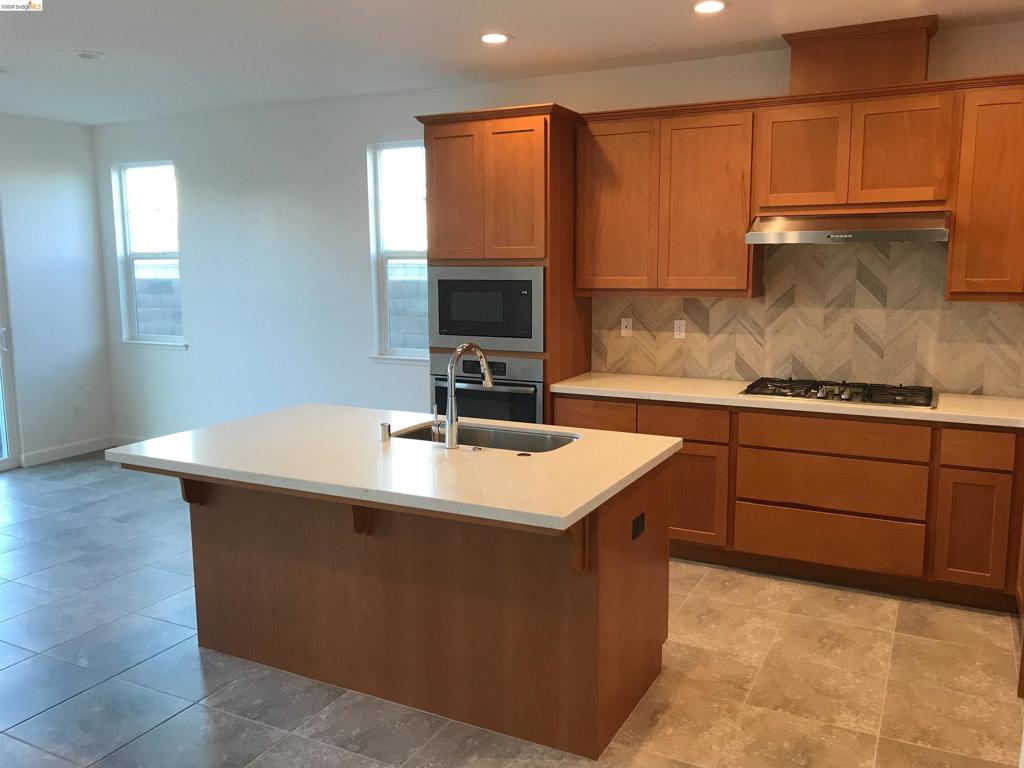 739 JENNIFER STREET, Brentwood (CC), CA 94513-9999