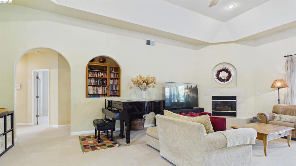 22282 Bennett Rd, Sonora, CA 95370