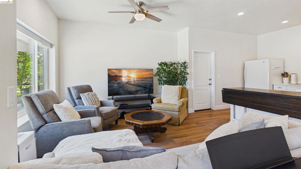 22282 Bennett Rd, Sonora, CA 95370