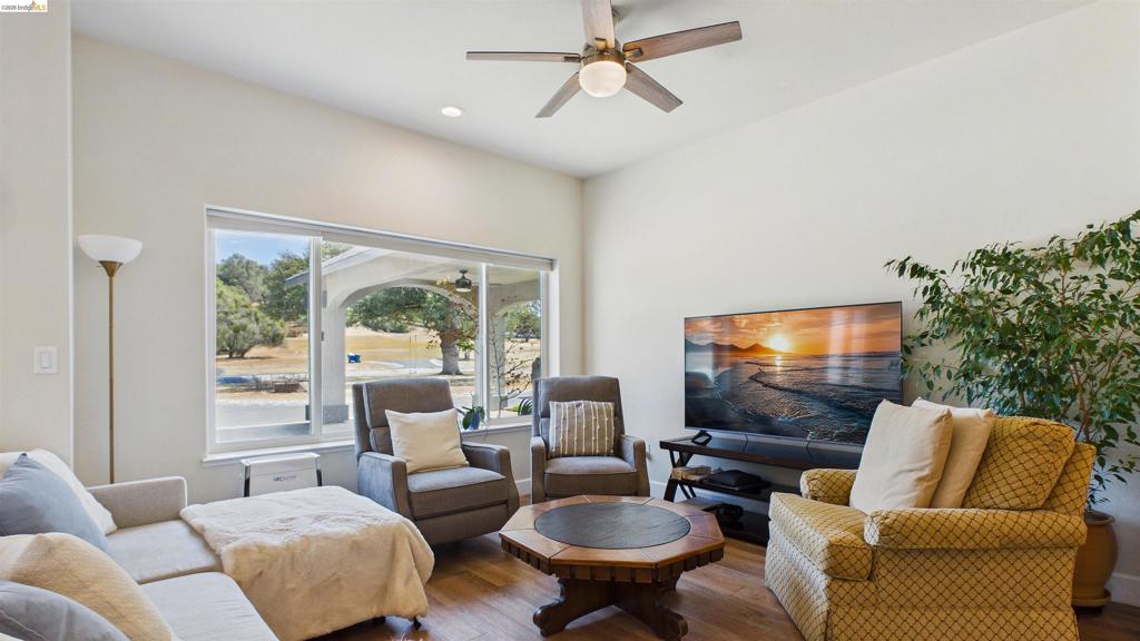 22282 Bennett Rd, Sonora, CA 95370