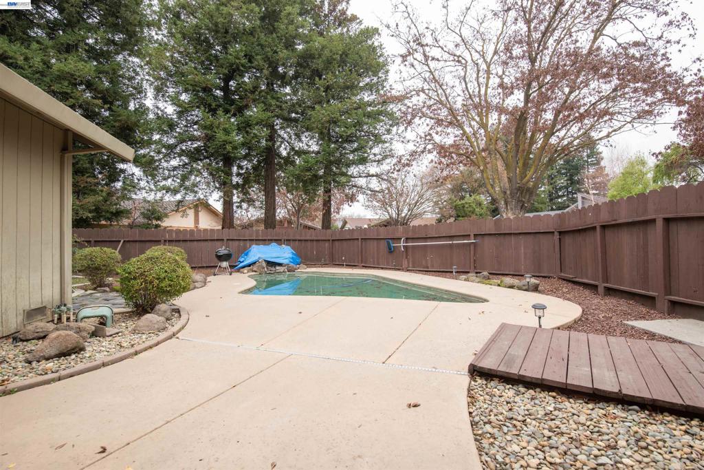 1336 HIDDEN GLEN DR, Modesto, CA 95355-3628
