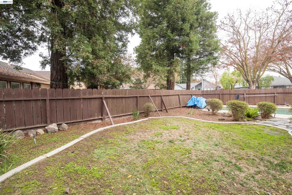 1336 HIDDEN GLEN DR, Modesto, CA 95355-3628