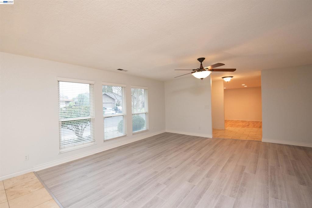1336 HIDDEN GLEN DR, Modesto, CA 95355-3628