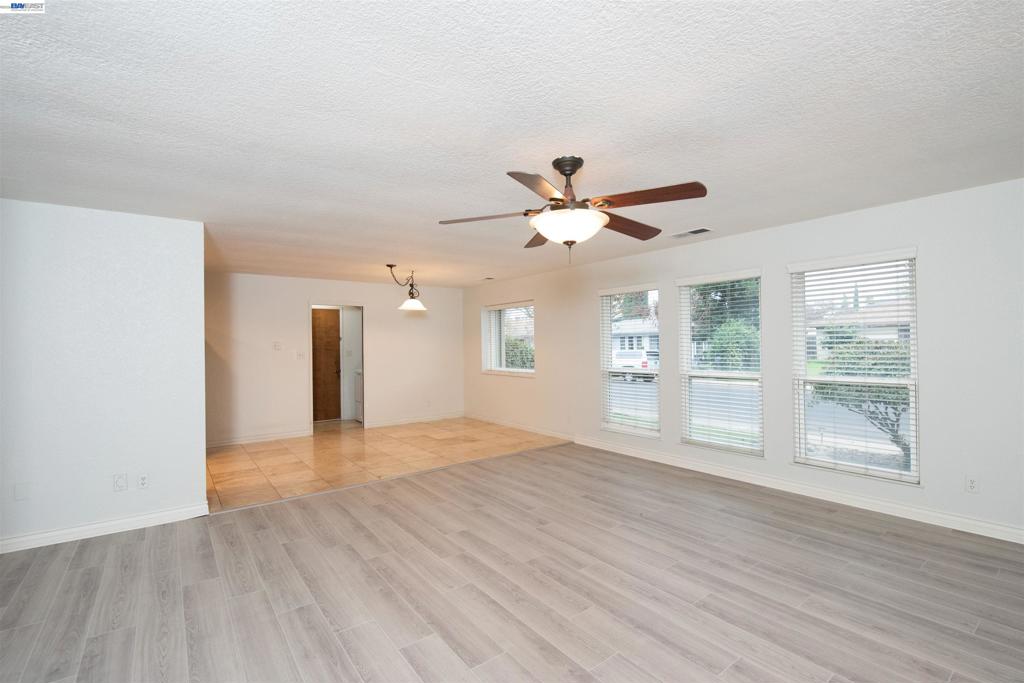 1336 HIDDEN GLEN DR, Modesto, CA 95355-3628