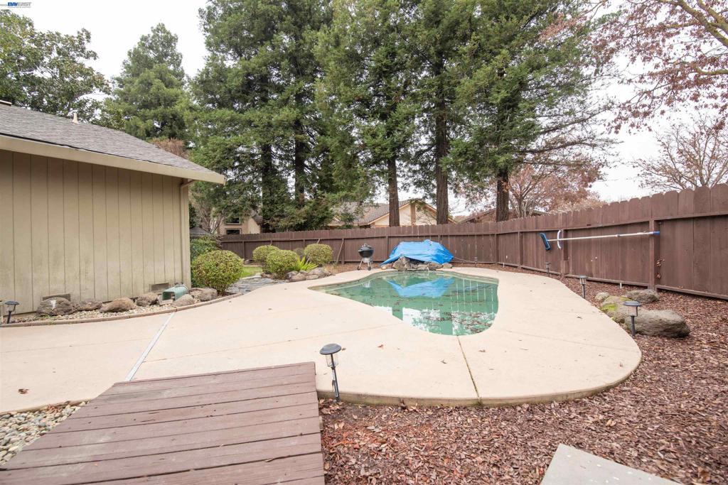 1336 HIDDEN GLEN DR, Modesto, CA 95355-3628