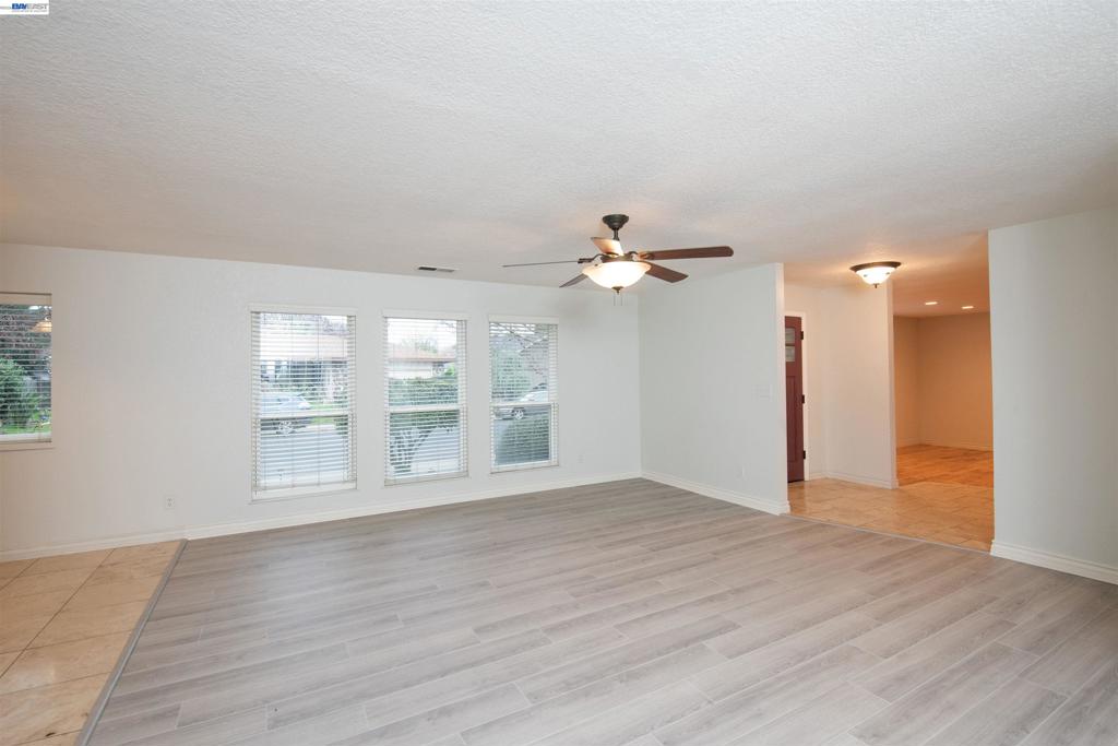 1336 HIDDEN GLEN DR, Modesto, CA 95355-3628