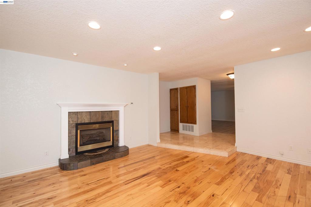 1336 HIDDEN GLEN DR, Modesto, CA 95355-3628