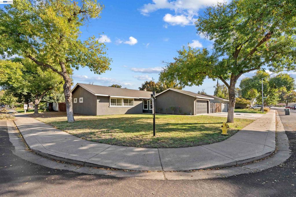2713 Finlandia Ave, Modesto, CA 95358