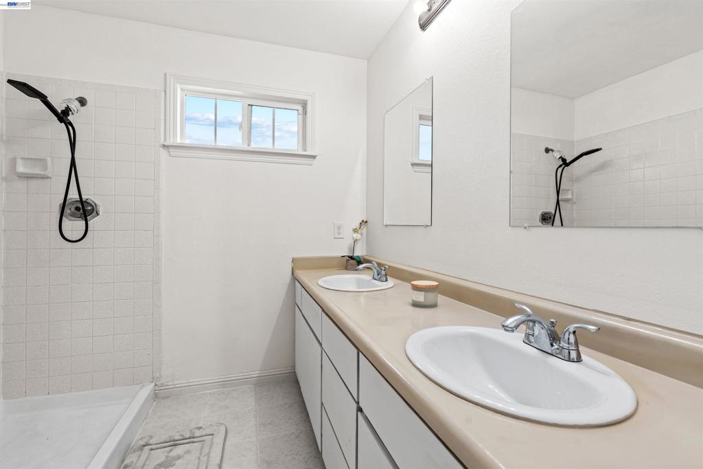 2713 Finlandia Ave, Modesto, CA 95358