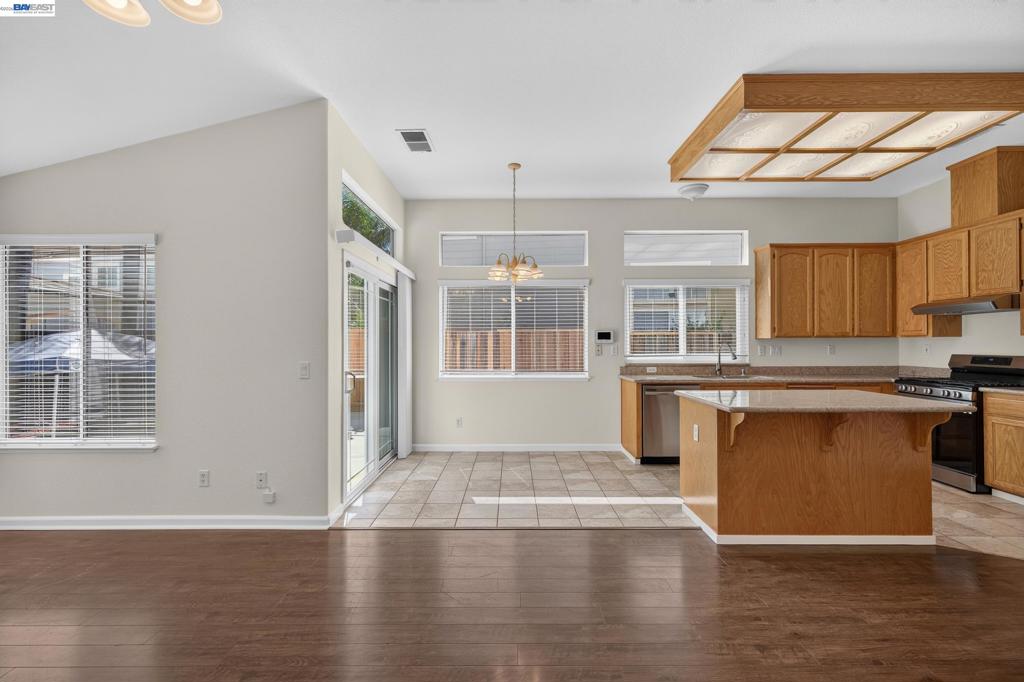 690 Canyonwood Dr., Brentwood (CC), CA 94513-1843