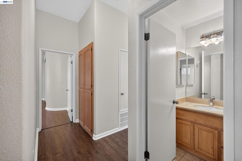 690 Canyonwood Dr., Brentwood (CC), CA 94513-1843