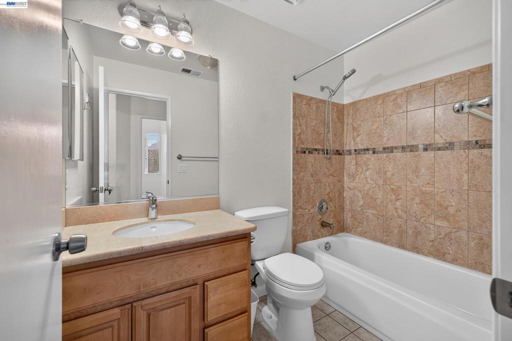 690 Canyonwood Dr., Brentwood (CC), CA 94513-1843