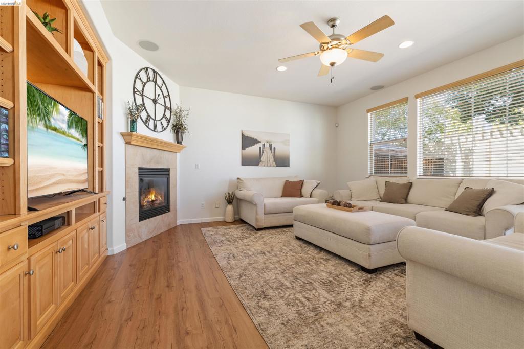9569 California Oak Cir, Patterson, CA 95363